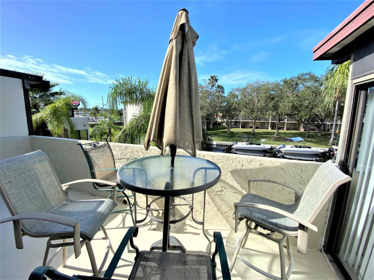 Florida Condos On Lake Tarpon パームハーバー エクステリア 写真