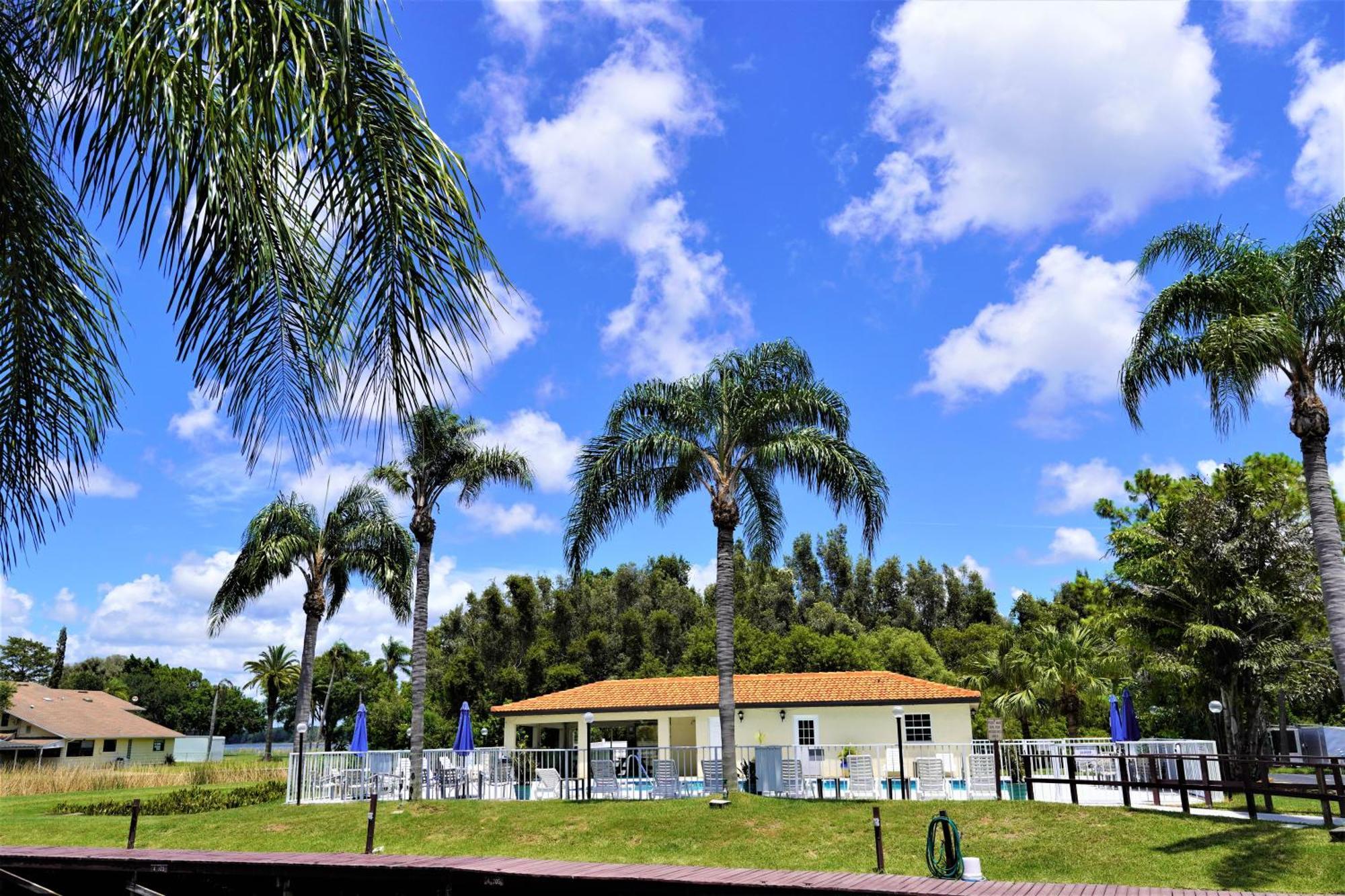 Florida Condos On Lake Tarpon パームハーバー エクステリア 写真